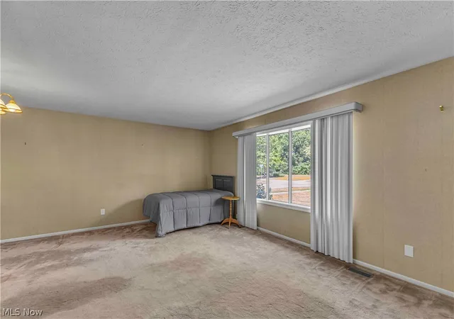 Photo 4 of Sale Pending at 7074 Brandywine Dr, Mentor, OH 44060 | MLS# 5227655 | Listing updated on 2026-07-28