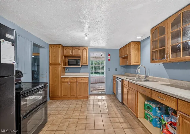 Photo 5 of Sale Pending at 6919 W Smith Rd, Medina, OH 44256 | MLS# 5227554 | Listing updated on 2026-07-31