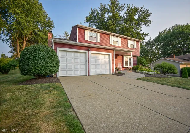 Photo 2 of Sale Pending at 1674 Cloverview Dr, Green, OH 44685 | MLS# 5227776 | Listing updated on 2026-08-04