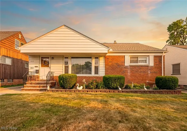 3rd image of 6621 Indiana Ave, Cleveland, OH 44124 | MLS# 5228038
