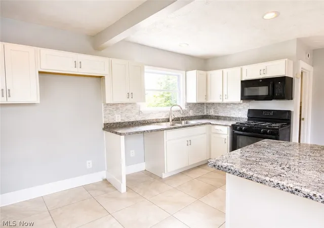Photo 4 of Single family home for sale at 2123 Hampstead Rd, Cleveland Heights, OH 44118 | MLS# 5228048 | Listing updated on 2026-09-15