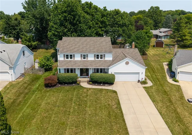 Photo 3 of Single family home for sale at 33321 Popham Ln, Solon, OH 44139 | MLS# 5223149 | Listing updated on 2026-07-22