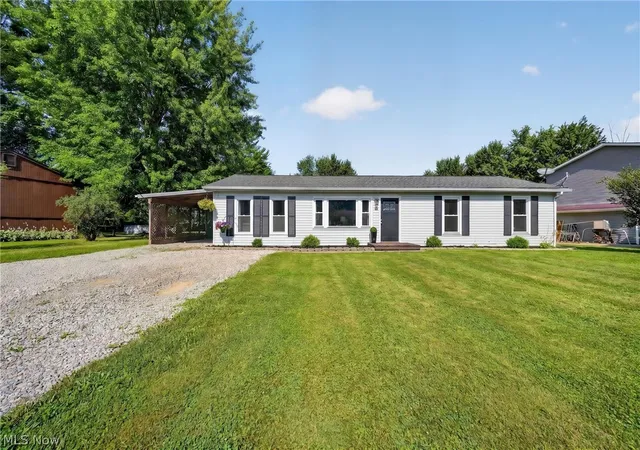 3rd image of 16 Leffingwell Dr, Orwell, OH 44076 | MLS# 5226114