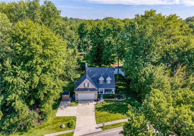 2nd image of 5112 E Lake Rd, Sheffield Lake, OH 44054 | MLS# 5227569