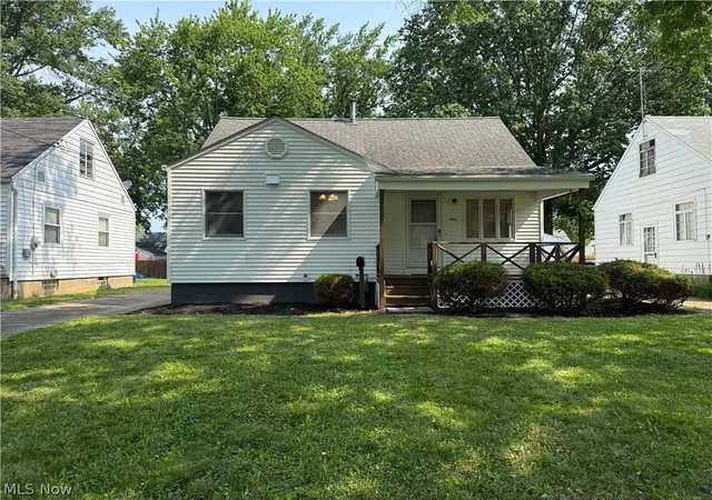 Photo 1 of Sale Pending at 522 Eastern Hts Blvd, Elyria, OH 44035 | MLS# 5227713 | Listing updated on 2026-08-13