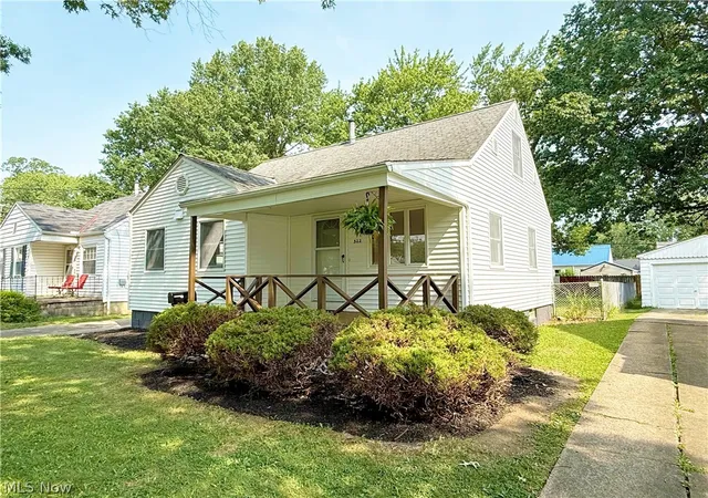 Photo 2 of Sale Pending at 522 Eastern Hts Blvd, Elyria, OH 44035 | MLS# 5227713 | Listing updated on 2026-08-13
