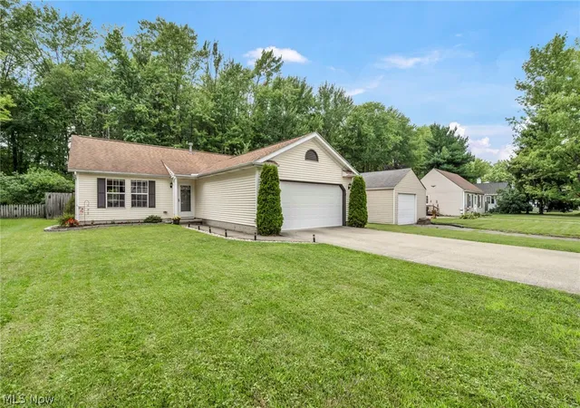 Photo 2 of Sale Pending at 6302 Ridgeview Blvd, North Ridgeville, OH 44039 | MLS# 5227787 | Listing updated on 2026-08-21