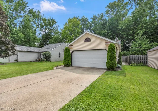 Photo 3 of Sale Pending at 6302 Ridgeview Blvd, North Ridgeville, OH 44039 | MLS# 5227787 | Listing updated on 2026-08-21