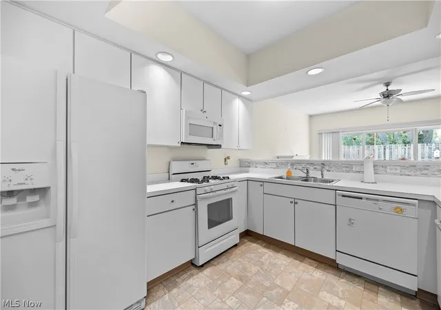 Listing Photo 3 - Condo for sale in building located at 6956 Cottage Cir, North Ridgeville, OH 44039