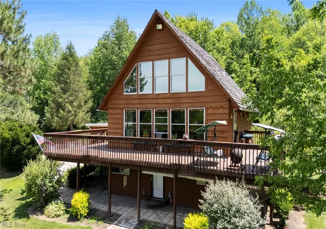 3rd image of 12625 Millview Ln, Chardon, OH 44024 | MLS# 5227080