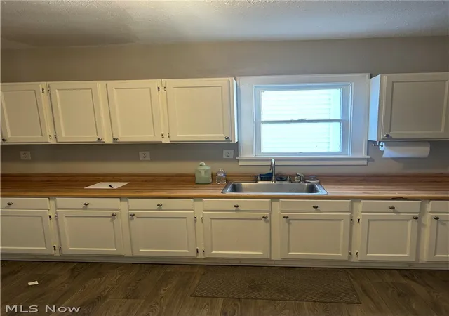 5th image of 679 Wooster Rd W, Barberton, OH 44203 | MLS# 5228068