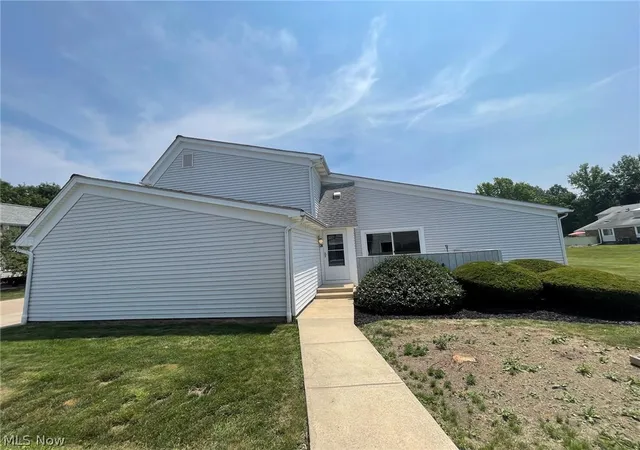 Photo 2 of Condo for sale at 5536 Bretton Ct #C, Willoughby, OH 44094 | MLS# 5228072 | Listing updated on 2026-08-03