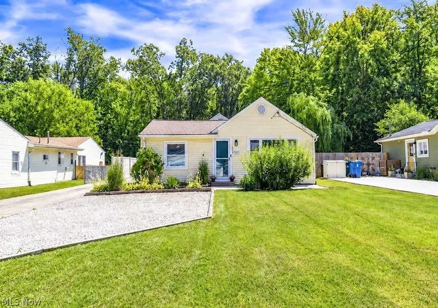Homes for sale in North Ridgeville, OH | 5659 Pleasant St, North Ridgeville, OH 44039 | MLS# 5227656