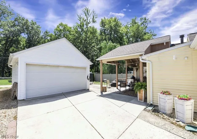 Homes for sale in North Ridgeville, OH | 5659 Pleasant St, North Ridgeville, OH 44039 | MLS# 5227656