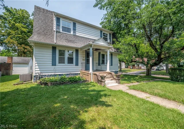 Photo 2 of Sale Pending at 451 Fairmount Ave Ne, Warren, OH 44483 | MLS# 5223528 | Listing updated on 2026-08-20