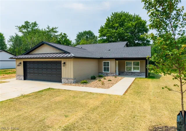 1st image of 1895 Candell Ave Sw, Massillon, OH 44646 | MLS# 5227521
