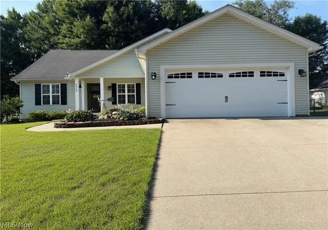 Homes for sale in Ravenna, OH | 3312 Pine Ridge Dr, Ravenna, OH 44266 | MLS# 5226694