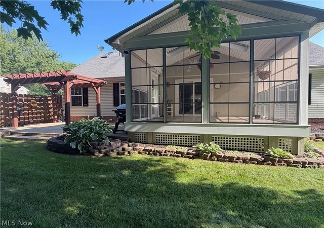 Homes for sale in Ravenna, OH | 3312 Pine Ridge Dr, Ravenna, OH 44266 | MLS# 5226694