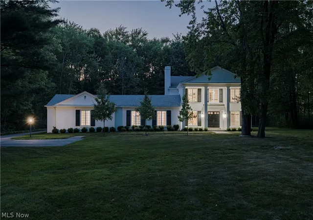Single family home for sale at 7093 Gates Mills Blvd, Gates Mills, OH 44040 | MLS# 5227399