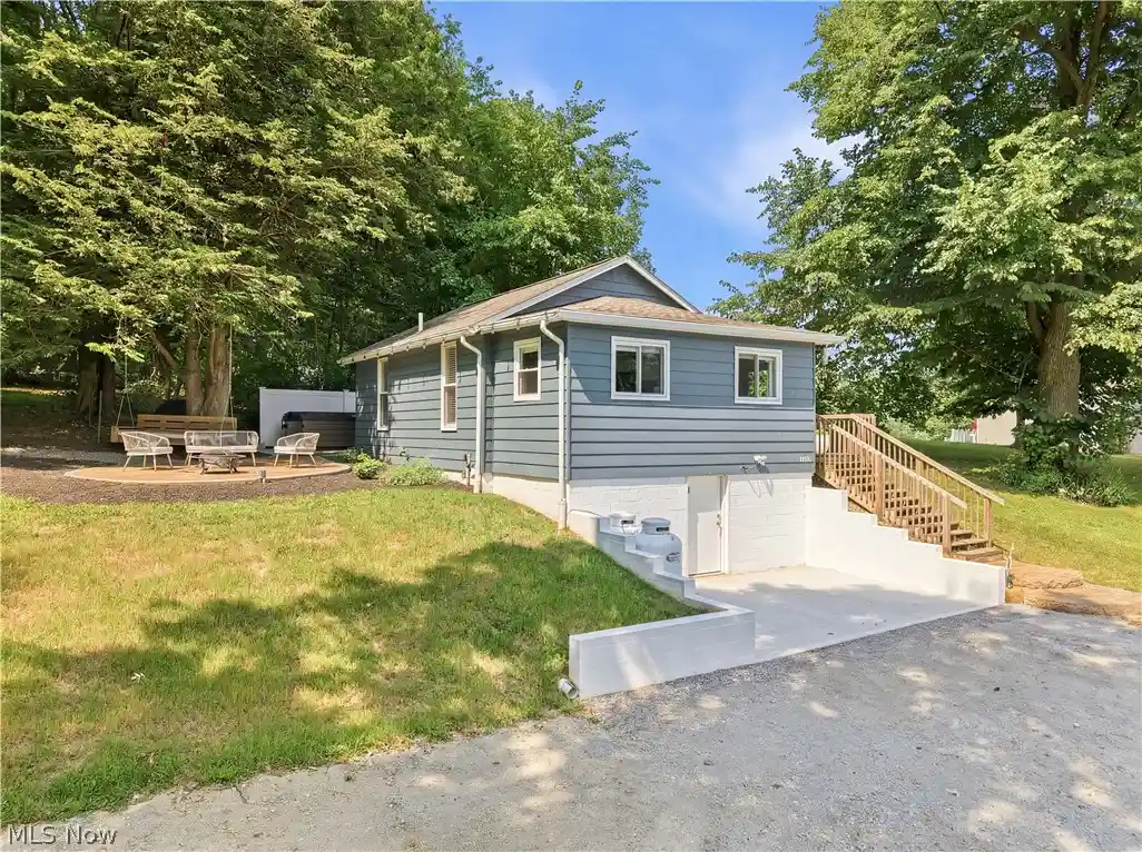 Single family home for sale at 32880 Camp Dr, Hanoverton, OH 44423 | MLS# 5228110