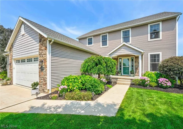 Photo 4 of Sale Pending at 5533 E Bertram Dr, Port Clinton, OH 43452 | MLS# 5228142 | Listing updated on 2026-07-28