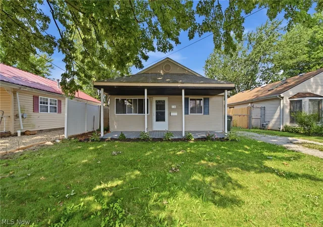 Photo 1 of Sale Pending at 715 S Logan St, Elyria, OH 44035 | MLS# 5227532 | Listing updated on 2026-08-27