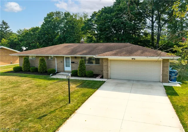 Homes for sale in North Olmsted, OH | 5139 Evergreen Dr, North Olmsted, OH 44070 | MLS# 5227868