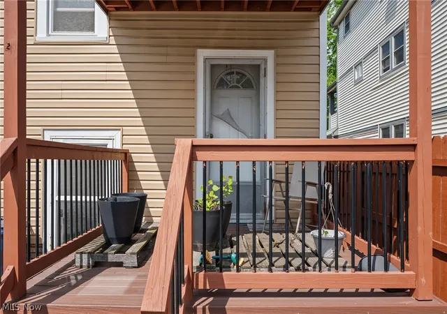 Listing Photo 2 - Condo for sale in building located at 1703-1705 Glenmont Rd, Cleveland, OH 44118 - Unit #