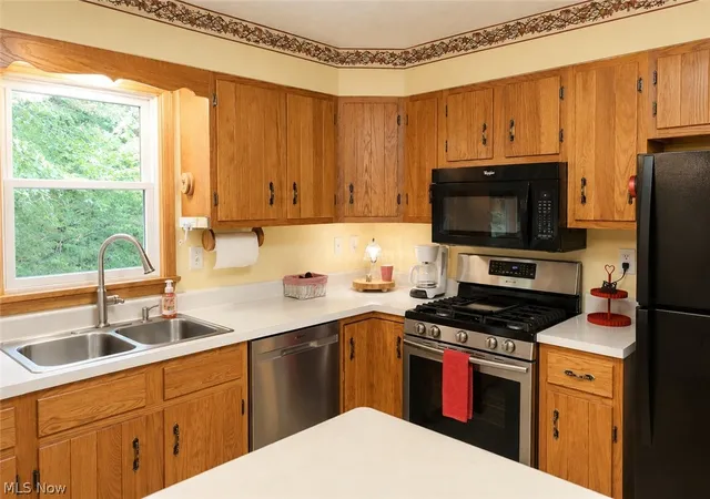 3rd image of 6077 Weaver Rd, Conneaut, OH 44030 | MLS# 5227002