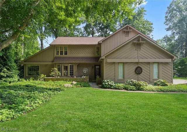 Photo 1 of Sale Pending at 32573 Schooner Ct, Avon Lake, OH 44012 | MLS# 5227711 | Listing updated on 2026-08-28