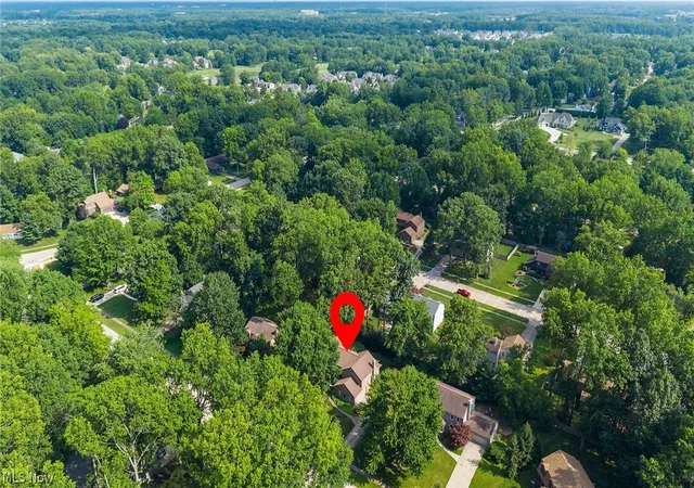 Photo 3 of Sale Pending at 32573 Schooner Ct, Avon Lake, OH 44012 | MLS# 5227711 | Listing updated on 2026-08-28