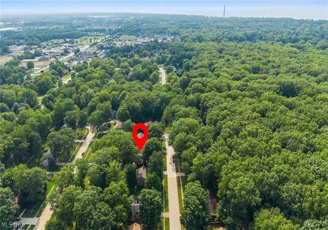 Photo 5 of Sale Pending at 32573 Schooner Ct, Avon Lake, OH 44012 | MLS# 5227711 | Listing updated on 2026-08-28