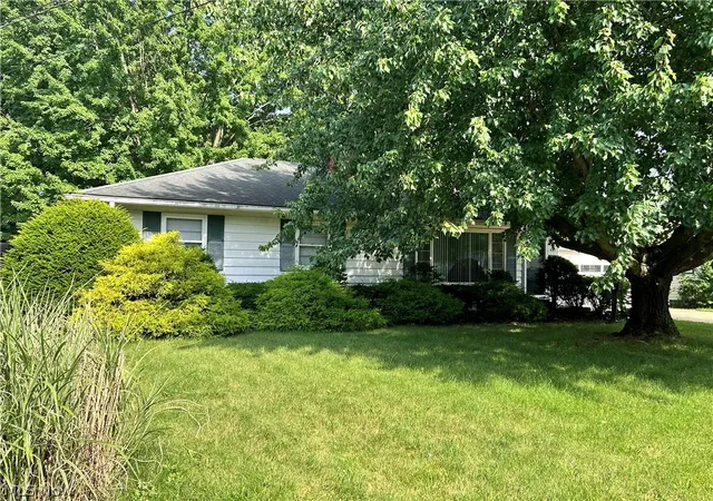 2nd image of 443 Lansing Rd, Akron, OH 44312 | MLS# 5227814