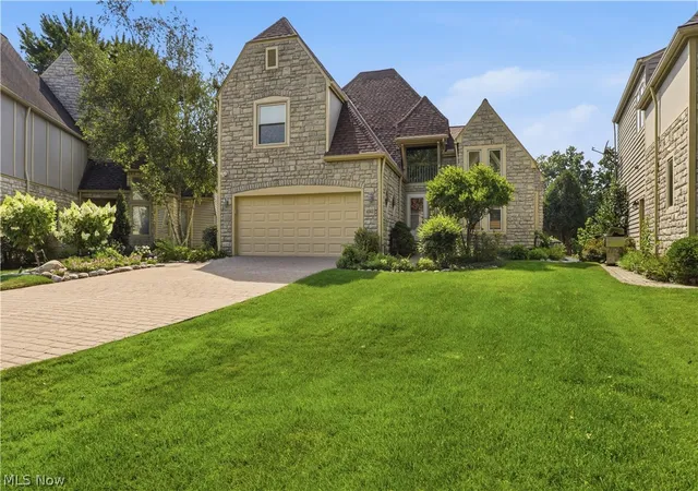 Photo 1 of Single family home for sale at 4262 Vilamoura Dr, Avon, OH 44011 | MLS# 5228136 | Listing updated on 2026-08-08