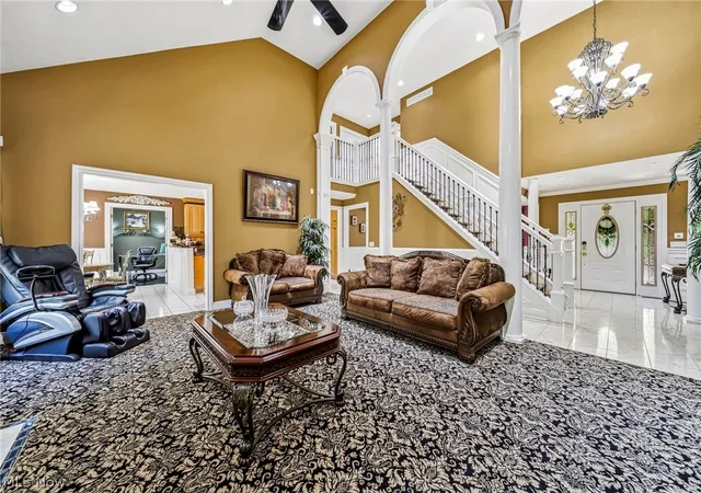 3rd image of 10600 Locust Grove Dr, Chardon, OH 44024 | MLS# 5228101