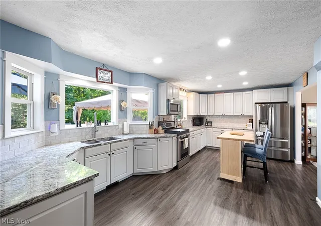 Homes for sale in Streetsboro, OH | 1743 Dunlap Dr, Streetsboro, OH 44241 | MLS# 5227402