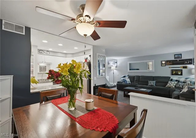 3rd image of 1651 Mentor Ave, Painesville, OH 44077