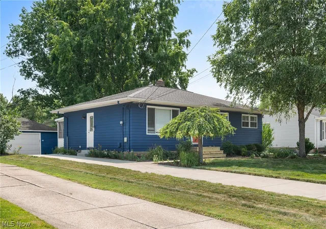 Homes for sale in North Olmsted, OH | 23929 Lebern Dr, North Olmsted, OH 44070 | MLS# 5224292