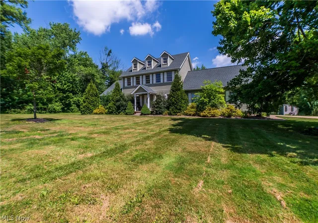 2nd image of 1807 Smith Kramer St Ne, Hartville, OH 44632 | MLS# 5227477