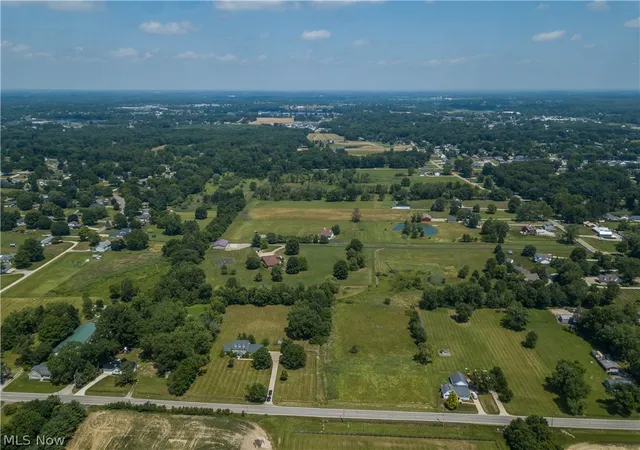 43rd image of 1807 Smith Kramer St Ne, Hartville, OH 44632 | MLS# 5227477