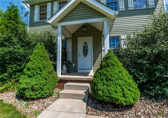 4th image of 1807 Smith Kramer St Ne, Hartville, OH 44632 | MLS# 5227477