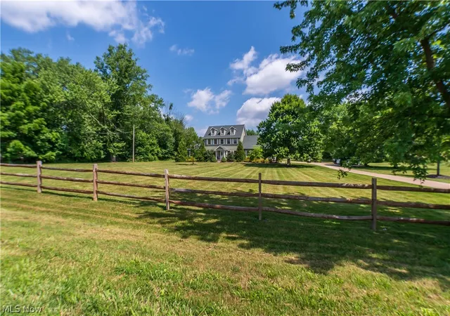 5th image of 1807 Smith Kramer St Ne, Hartville, OH 44632 | MLS# 5227477