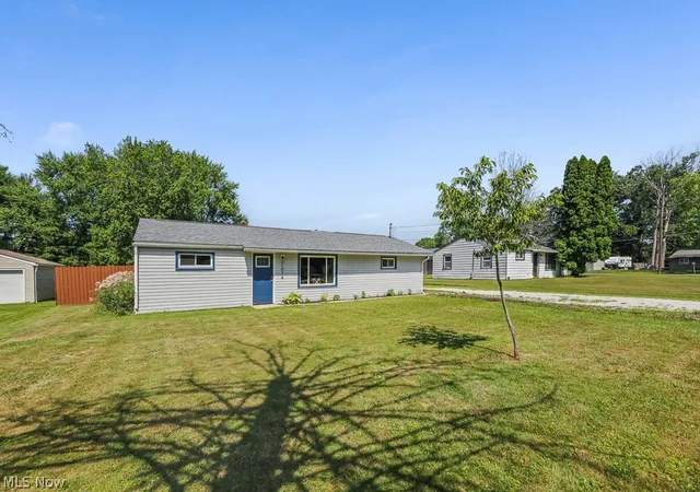 2nd image of 2074 Samuel Dr, Brunswick, OH 44212 | MLS# 5227608