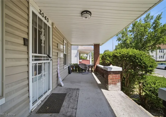 Listing Photo 4 - Condo for sale in building located at 3040 E 126th St, Cleveland, OH 44120