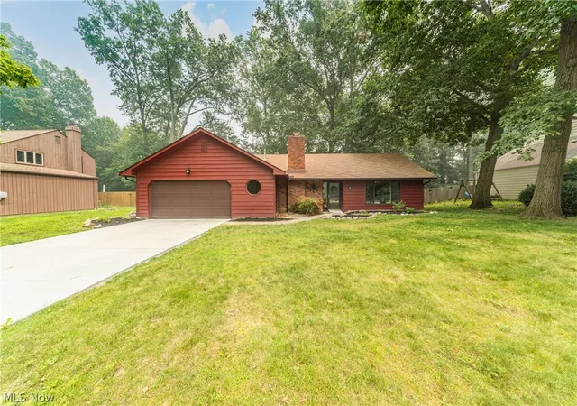 Homes for sale in Avon Lake, OH | 421 Armour Rd, Avon Lake, OH 44012 | MLS# 5226717