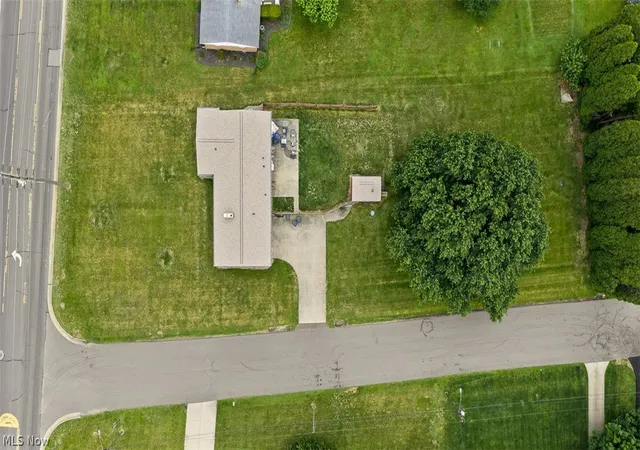 Photo 3 of Single family home for sale at 6323 Middlebranch Ave NE, Canton, OH 44721 | MLS# 5228376 | Listing updated on 2026-08-03