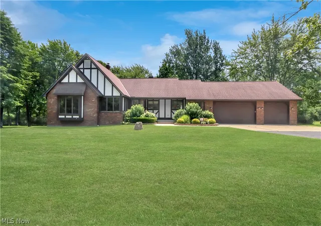 1st image of 11785 Arbor Glen Dr, Chardon, OH 44024 | MLS# 5227965
