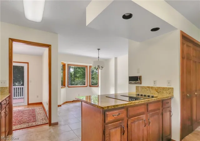 5th image of 11785 Arbor Glen Dr, Chardon, OH 44024 | MLS# 5227965