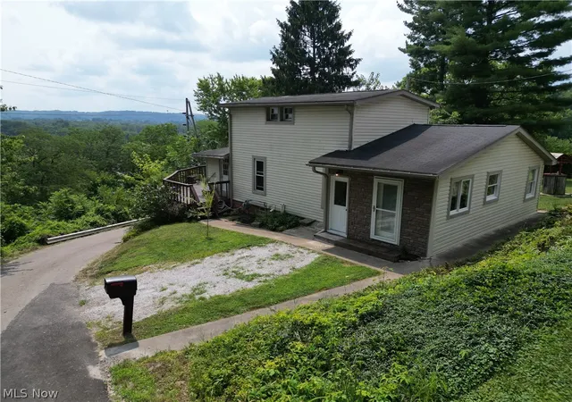 1st image of 713 Grace Ave, Coshocton, OH 43812 | MLS# 5228415