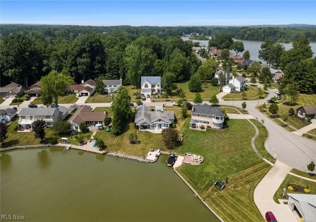 35th image of 1280 Surfside Cir, Aurora, OH 44202 | MLS# 5227178